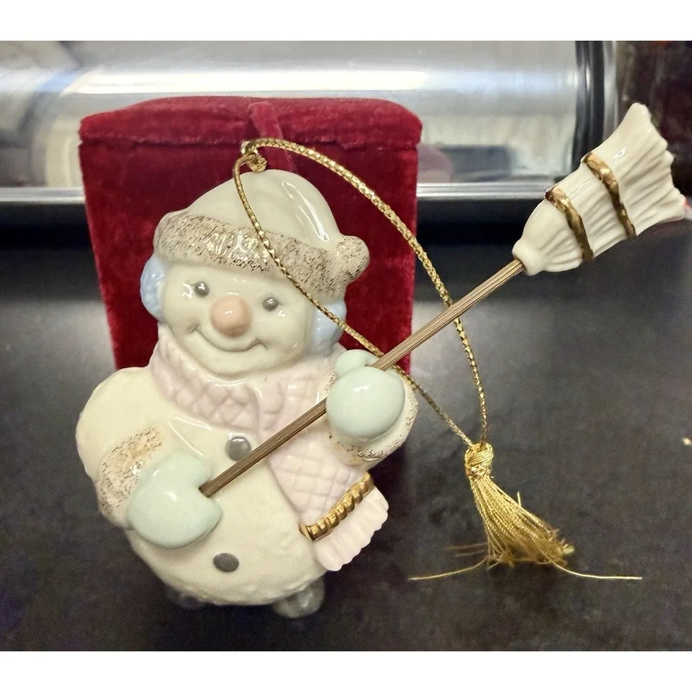LENOX CHRISTMAS ORNAMENT 
